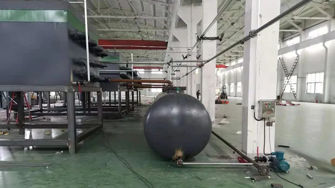 利菲爾特油泥裂解設(shè)備安裝現(xiàn)場(chǎng) 利菲爾特油泥裂解設(shè)備安裝現(xiàn)場(chǎng)